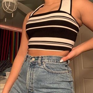ARITZIA CROPPED TANK